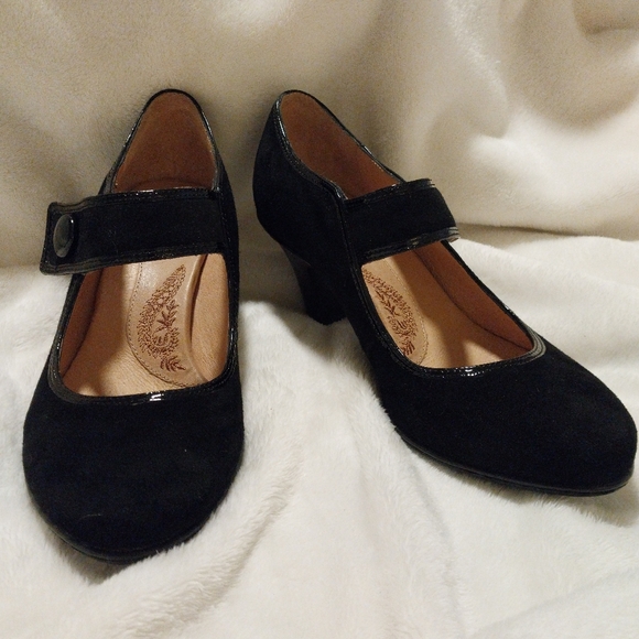Sofft Black Suede Mary Jane Heels - Picture 5 of 9